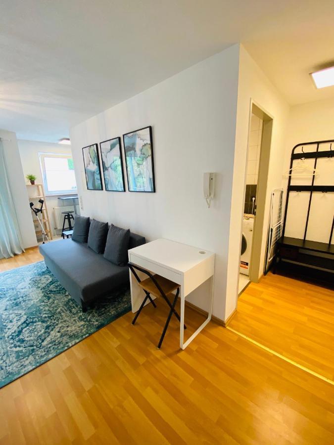 Outletcity Apartment Ferienwohnung Metzingen Metzingen  Exterior photo